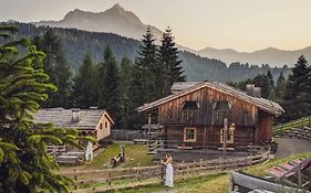 Chalet-Hôtel Borgo Eibn Mountain Lodge, The Originals Relais (Relais du Silence)